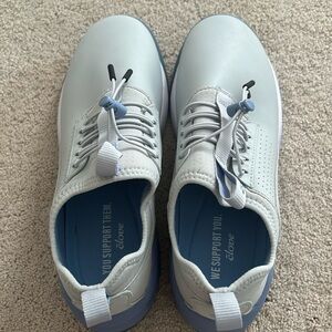 Women’s cloves clinical shoes